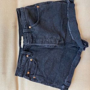 Levi’s ribcage black denim shorts